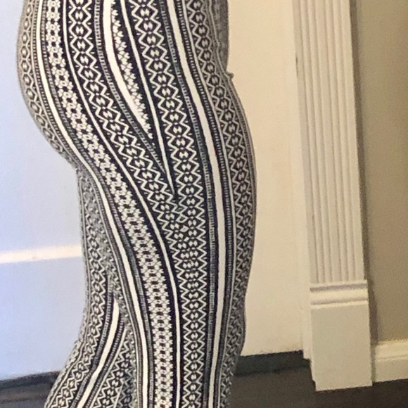 EXPRESS XS flare bottom tribal print pants - Picture 4 of 6